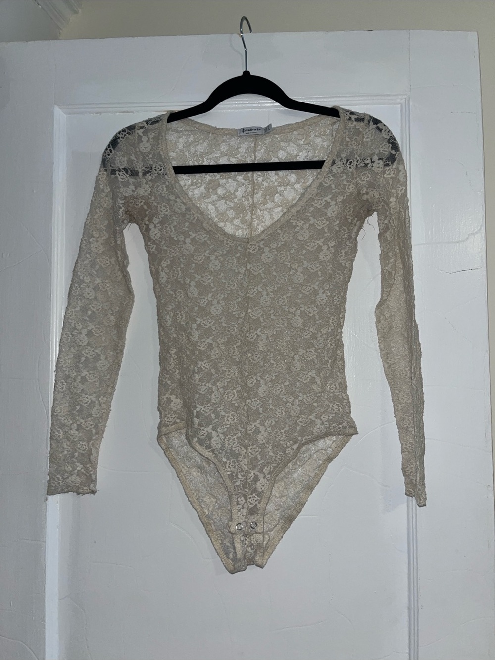stradivarius Cream Lace Long-Sleeve V-Neck Bodysuit
